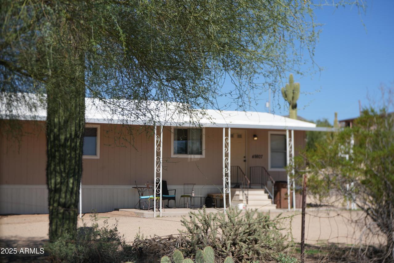 49807 N 27th Ave., New River, AZ 85087