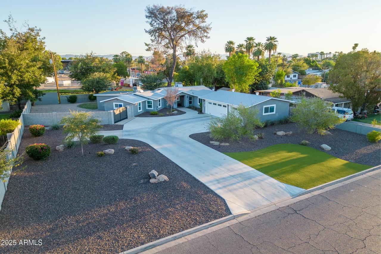 2709 E Clarendon Ave., Phoenix, AZ 85016