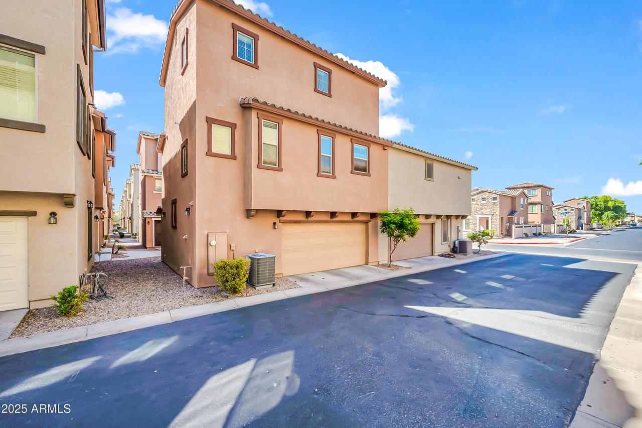2121 N 77th Dr., Phoenix, AZ 85035