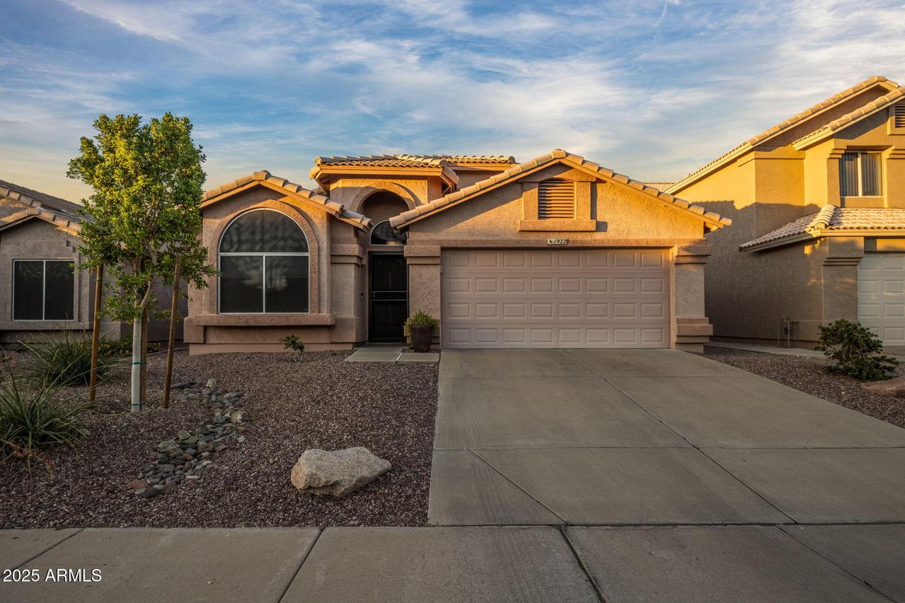 1922 E Siesta Ln., Phoenix, AZ 85024