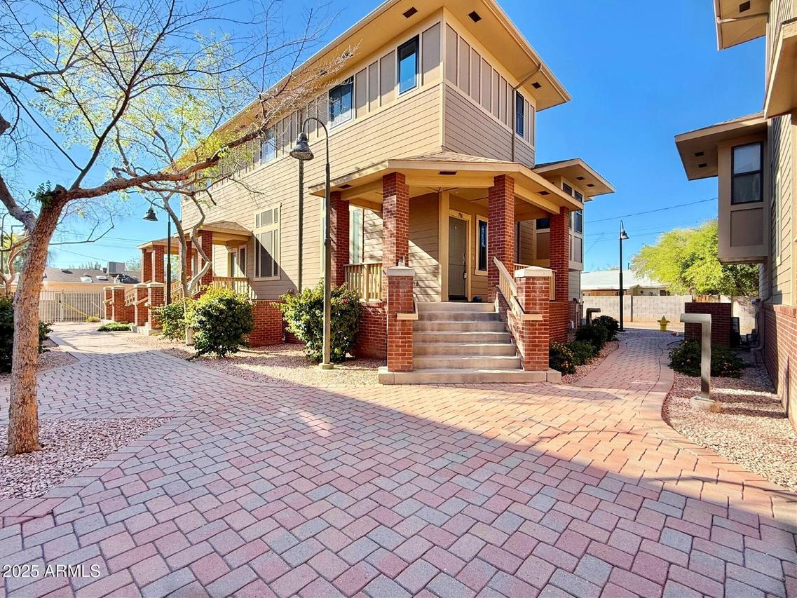 708 S Beck Ave., Tempe, AZ 85281