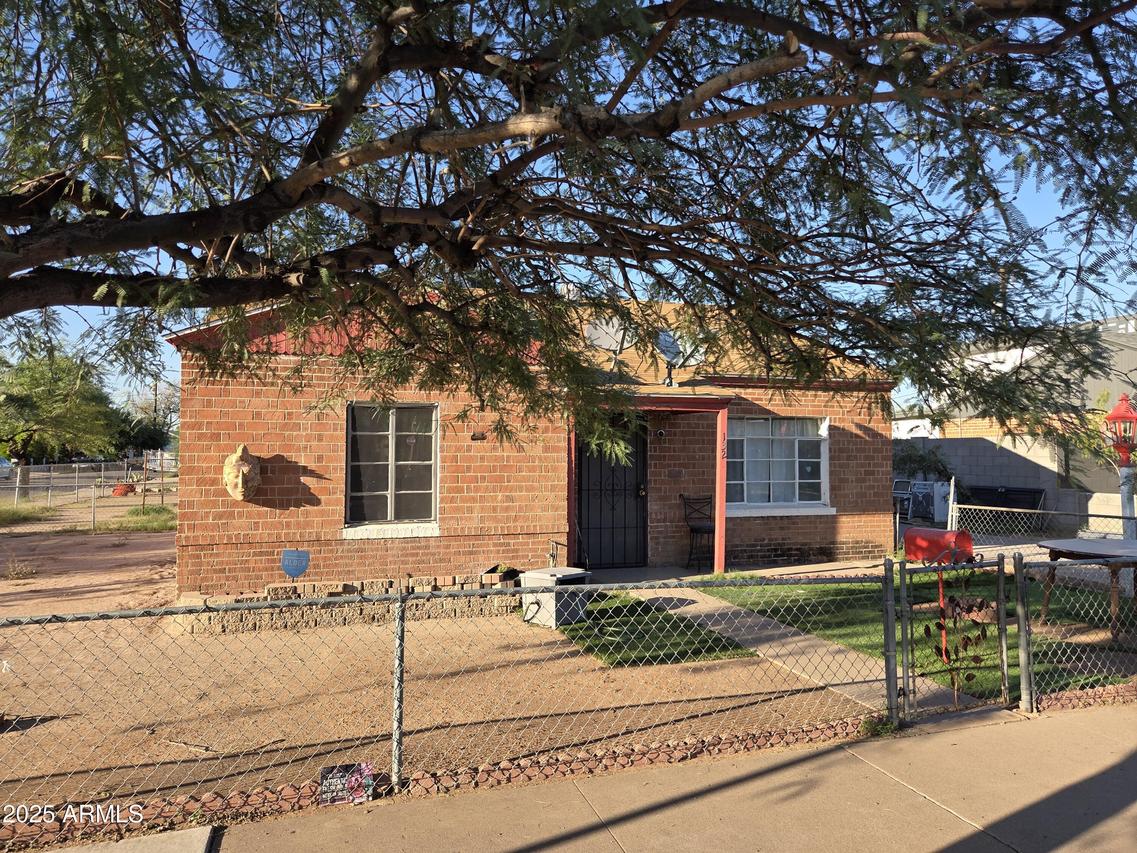 1326 E Diamond St., Phoenix, AZ 85006
