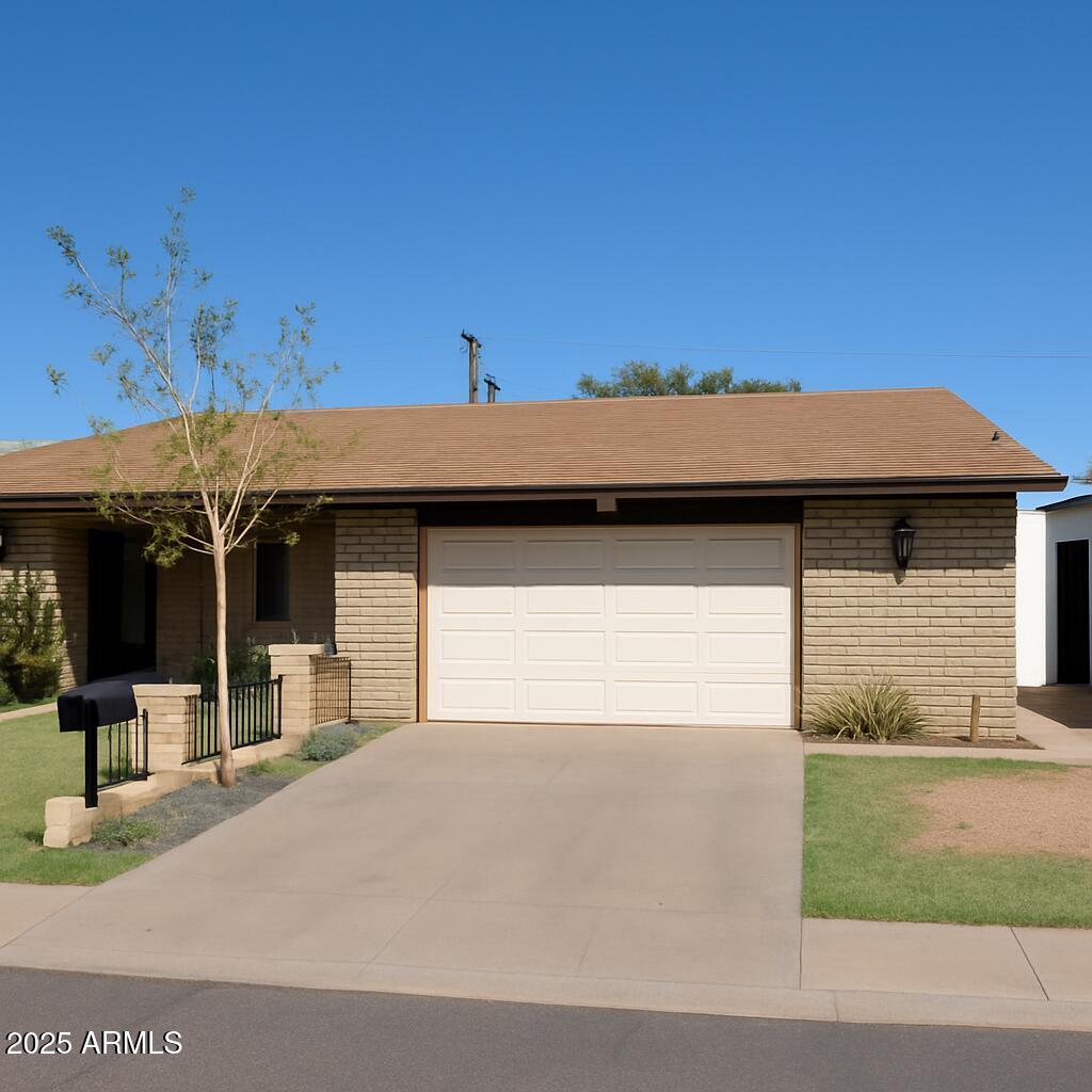 462 E Royal Palms Dr., Mesa, AZ 85203
