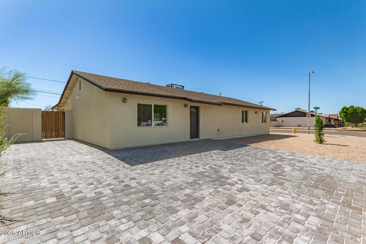 6449 W Rose Ln., Glendale, AZ 85301