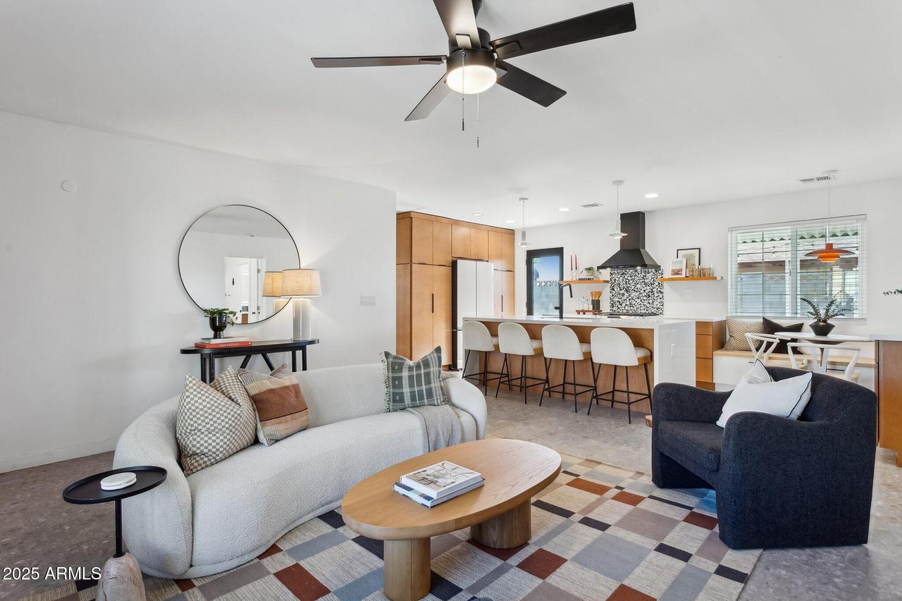 1246 E Vista Ave., Phoenix, AZ 85020