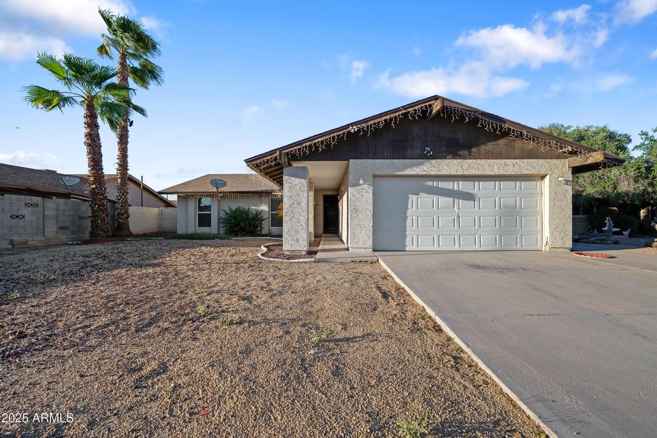 10324 W Minnezona Ave., Phoenix, AZ 85037