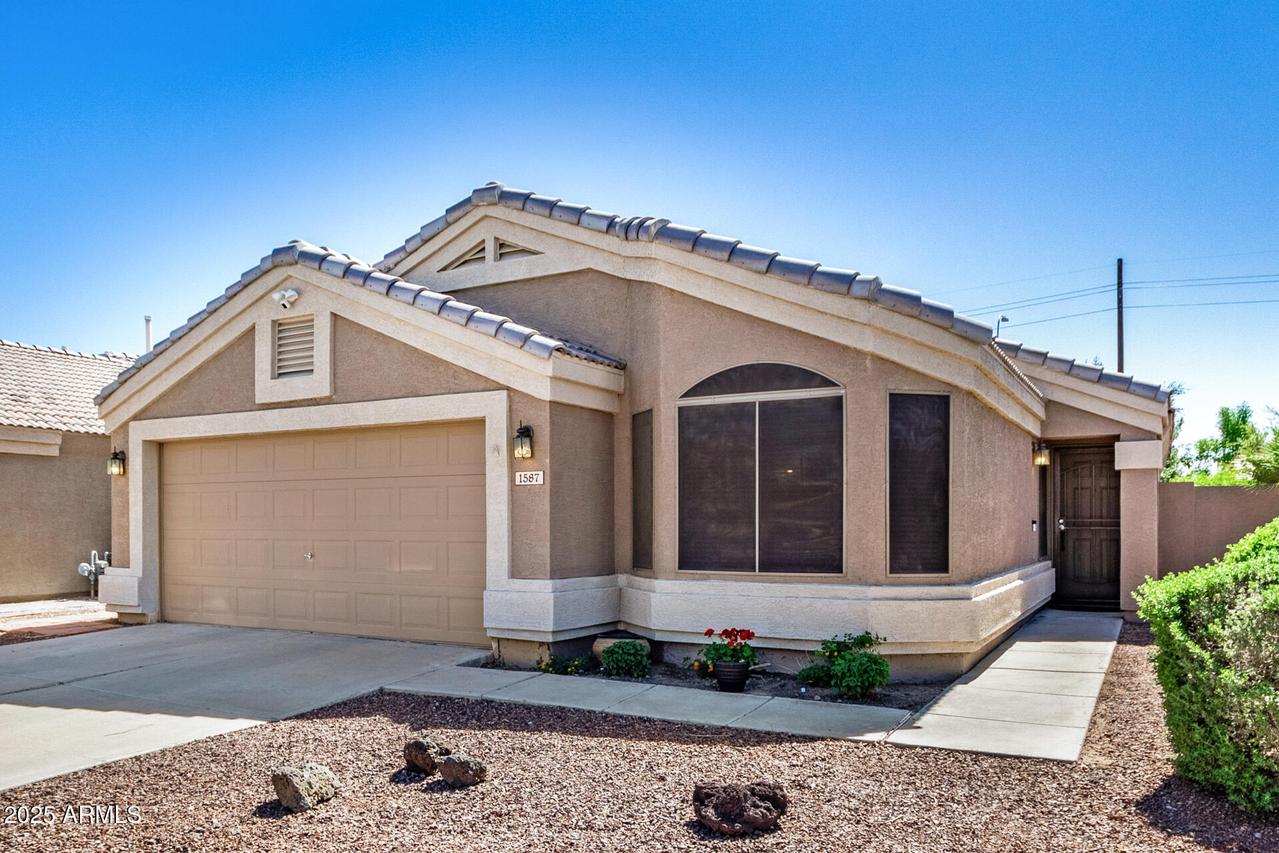 1587 W Kesler Ln., Chandler, AZ 85224