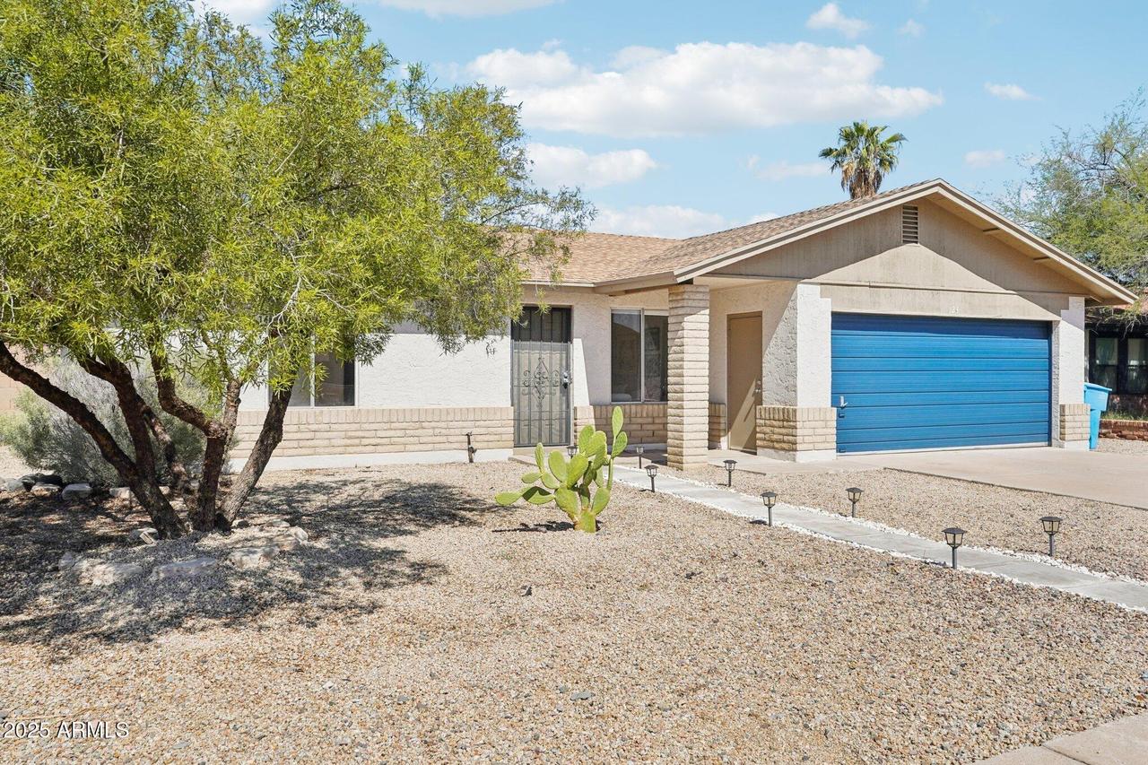 124 W Bluefield Ave., Phoenix, AZ 85023