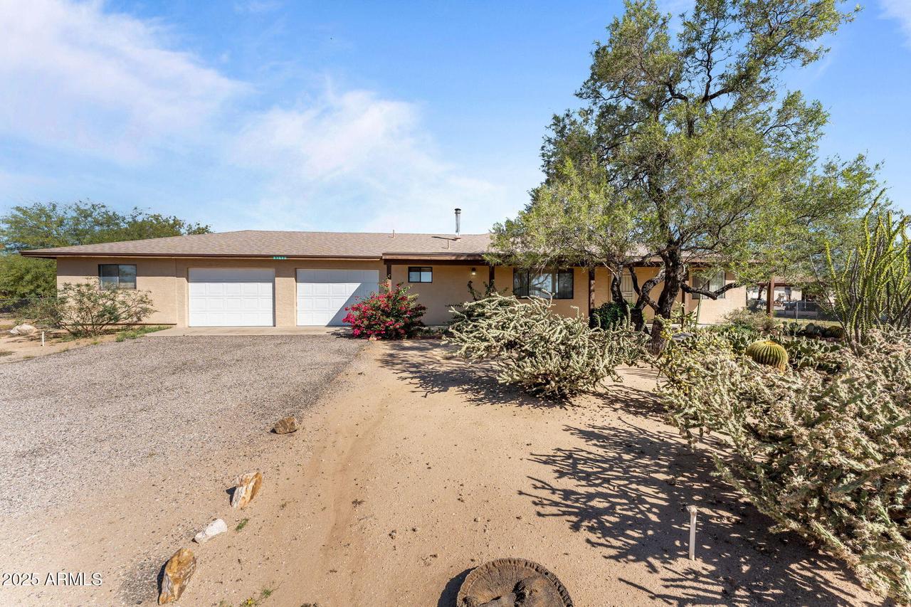 23680 W Coleman Dr., Congress, AZ 85332