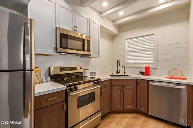 New Homes with Master Bedrooms on the 1st Floor That Attend Glendale American School: October 4th to October 10th