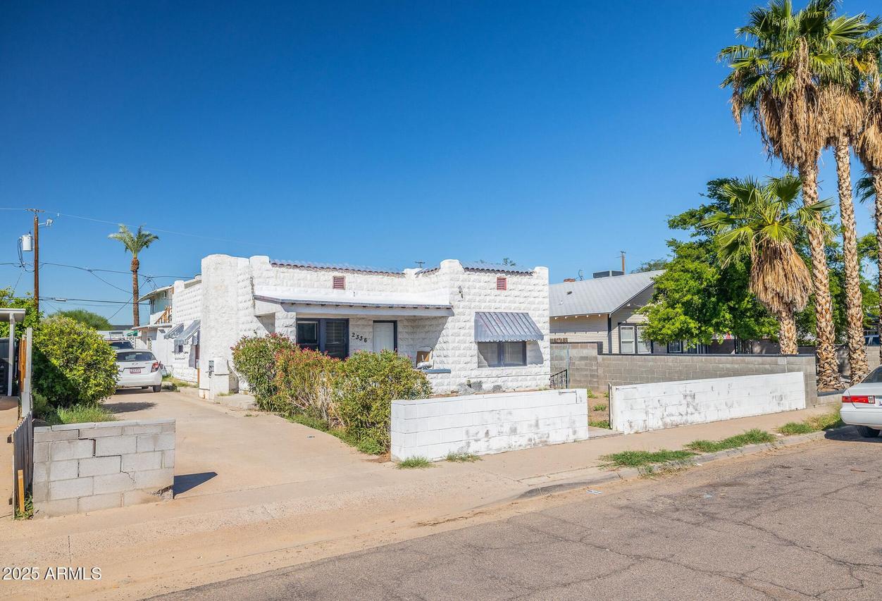 2336 N 11th St., Phoenix, AZ 85006
