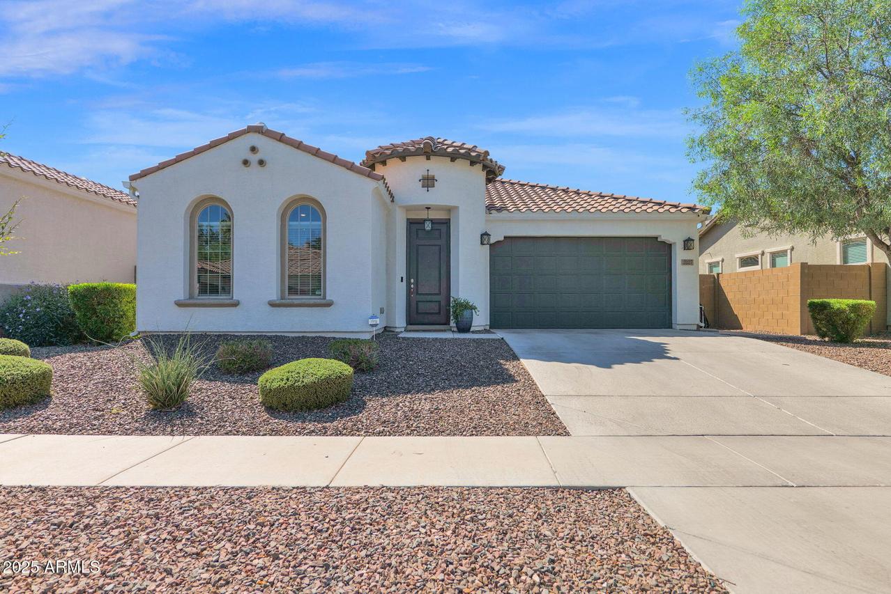 2827 W Carson Rd., Phoenix, AZ 85041