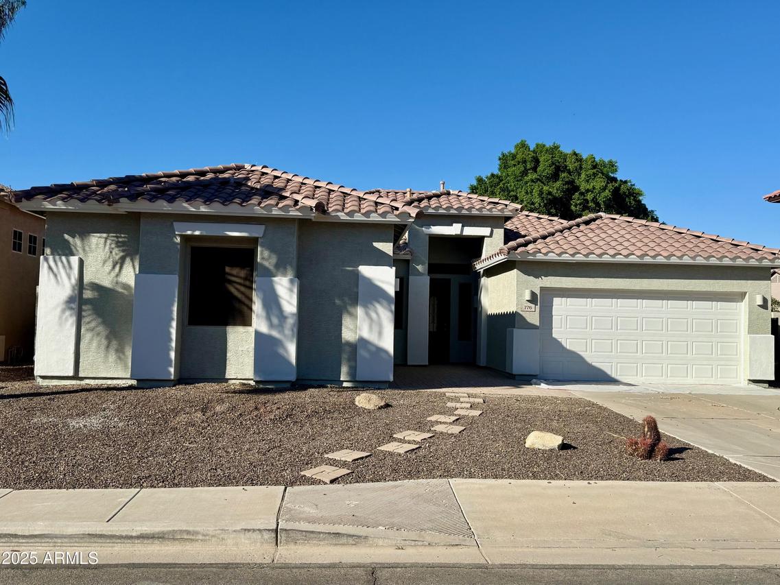 776 W Carob Way, Chandler, AZ 85248