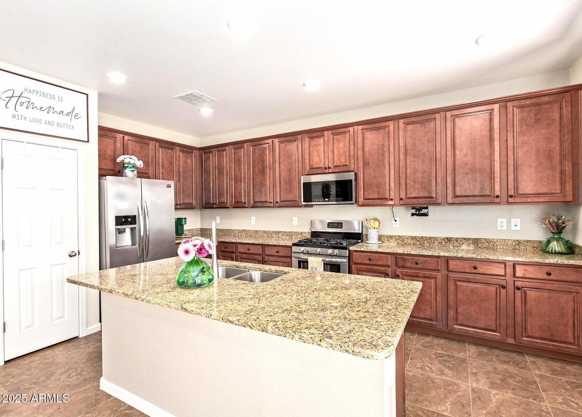 13123 W Cottontail Ln., Peoria, AZ 85383