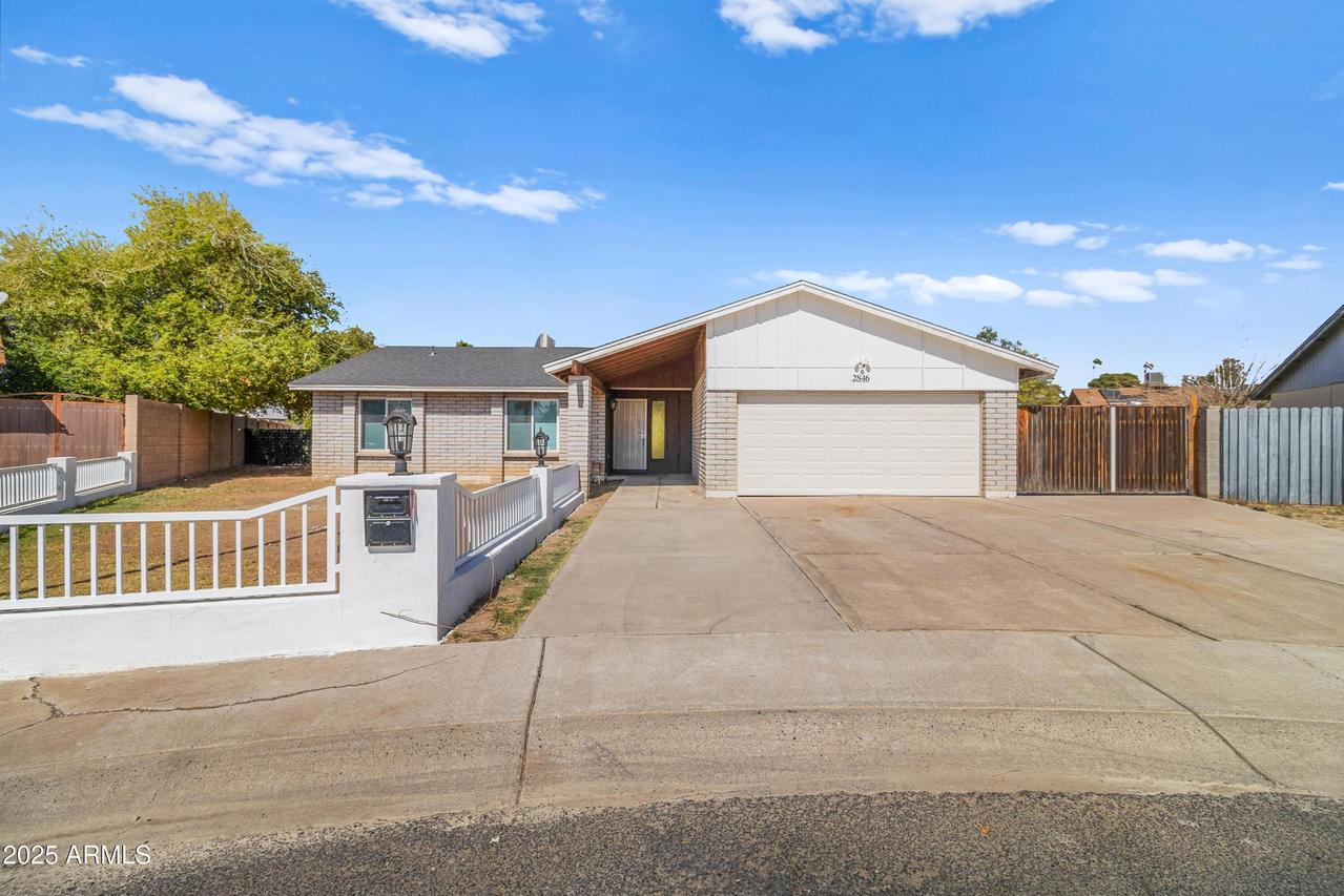 2846 W Villa Rita Dr., Phoenix, AZ 85053