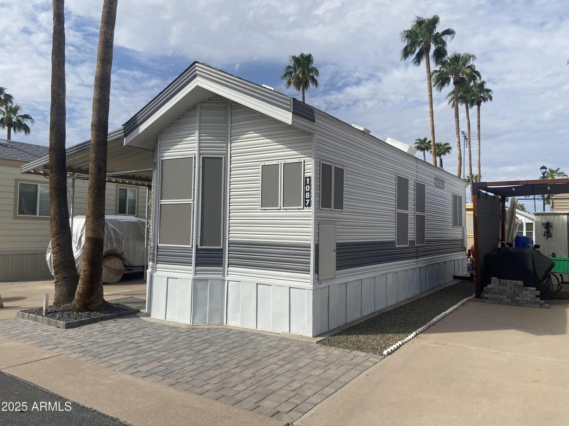 1087 S Shoshone Dr., Apache Junction, AZ 85119