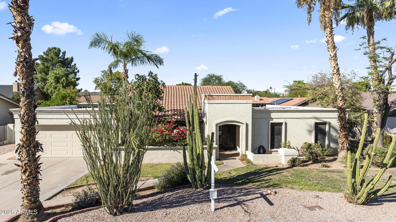 2344 E Jacaranda St., Mesa, AZ 85213