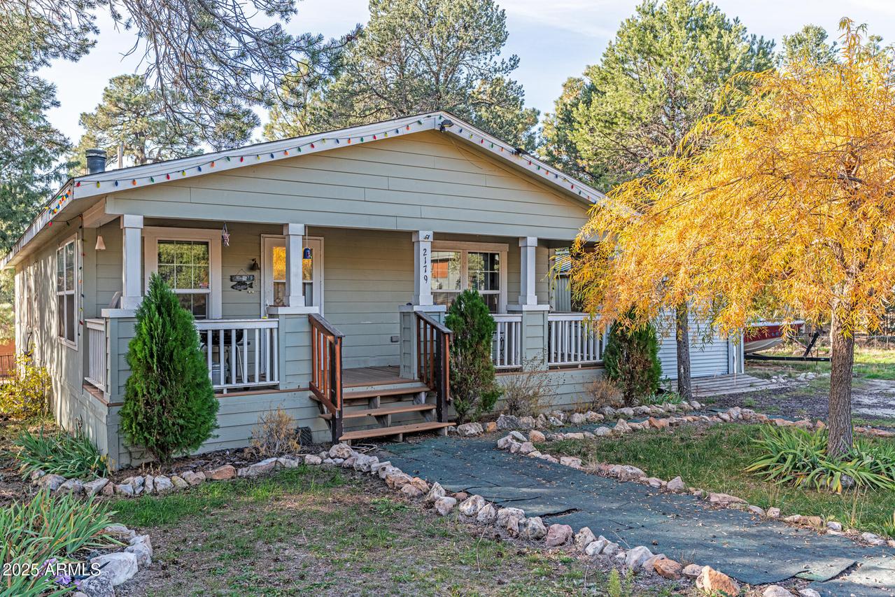 2179 Hackamore Dr., Overgaard, AZ 85933