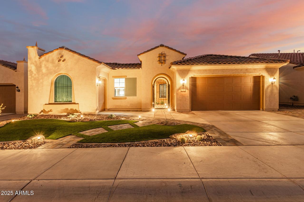 7905 W Mockingbird Way, Florence, AZ 85132