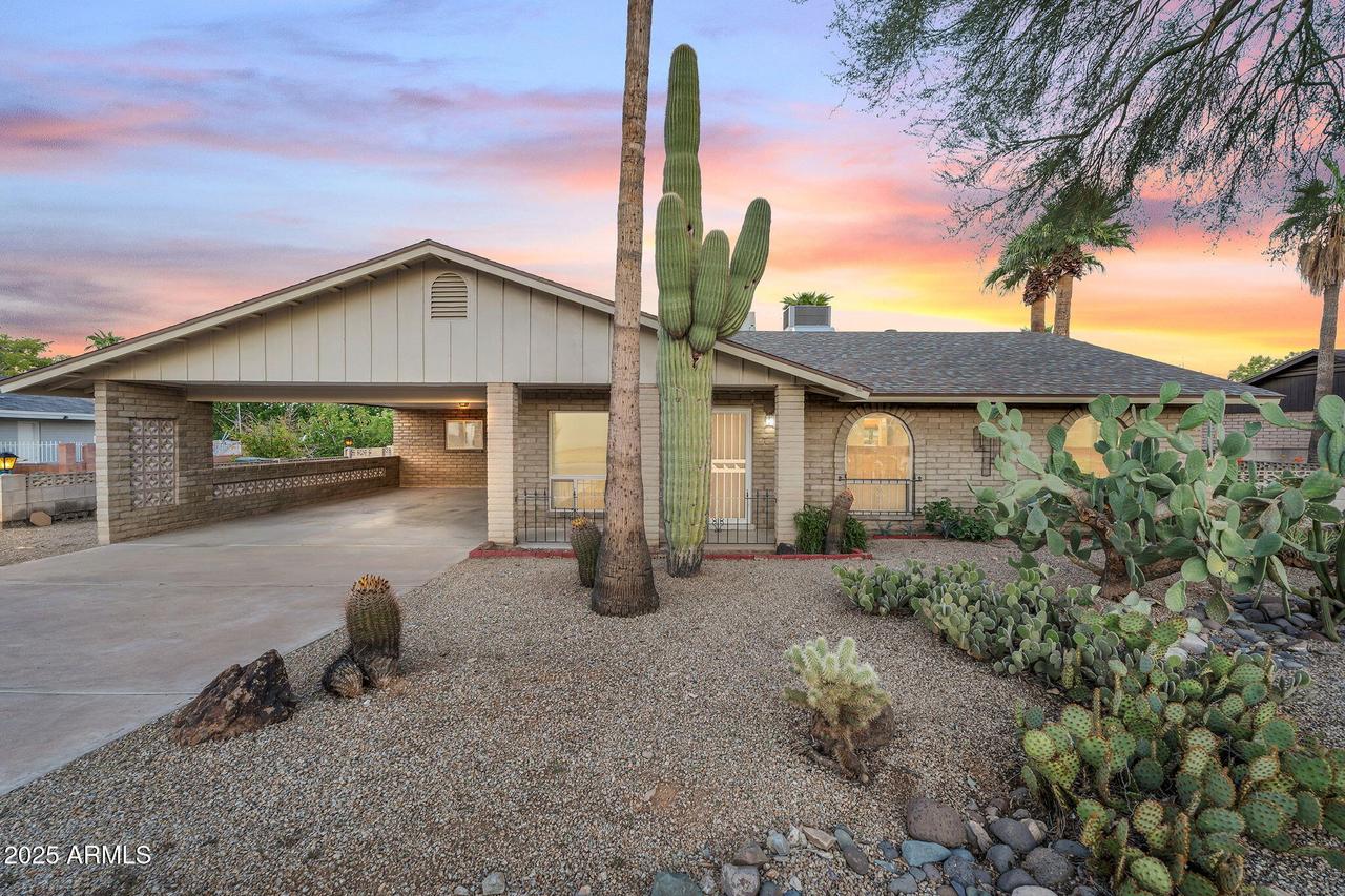 13423 N 29th Pl., Phoenix, AZ 85032