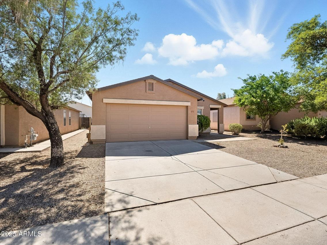 1751 E Cowboy Cove Tr., San Tan Valley, AZ 85143