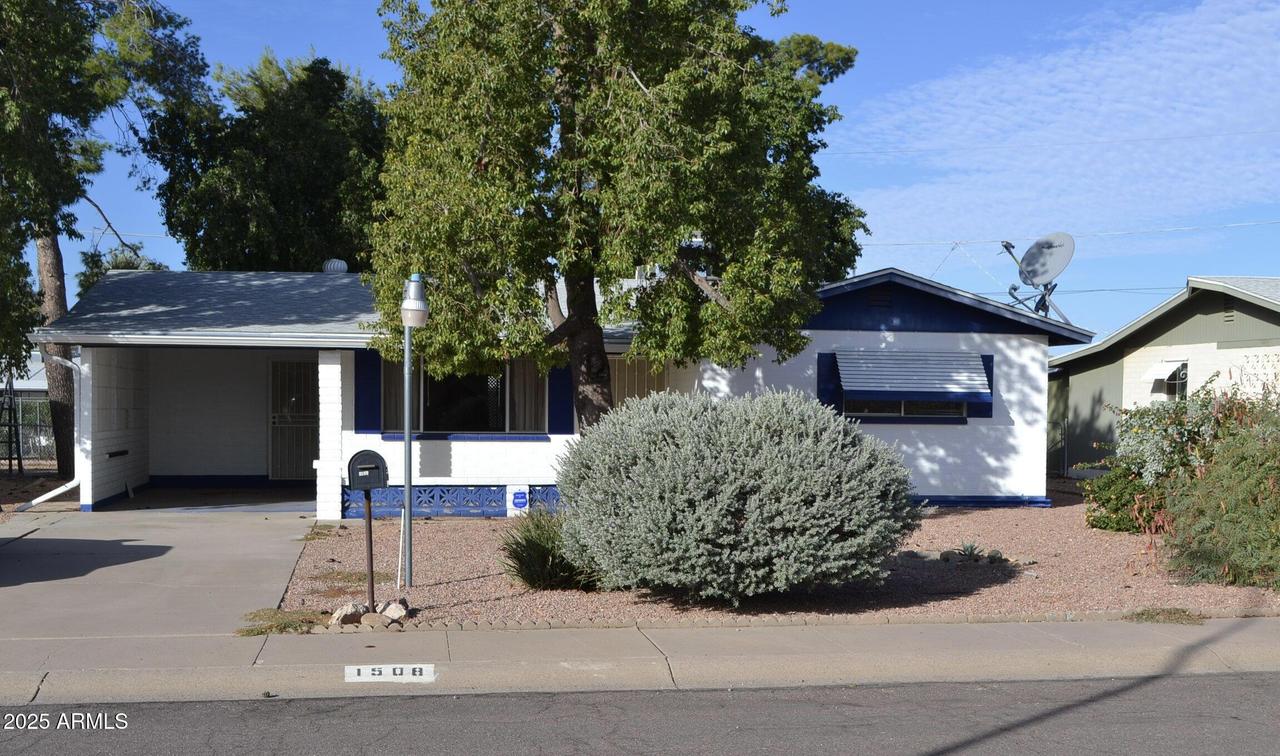 1508 S Grand Dr., Apache Junction, AZ 85120