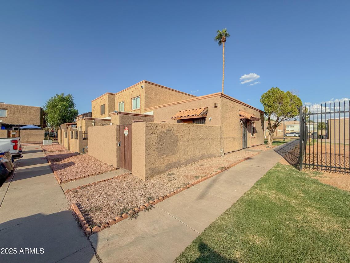 1455 N 53rd Dr., Phoenix, AZ 85043