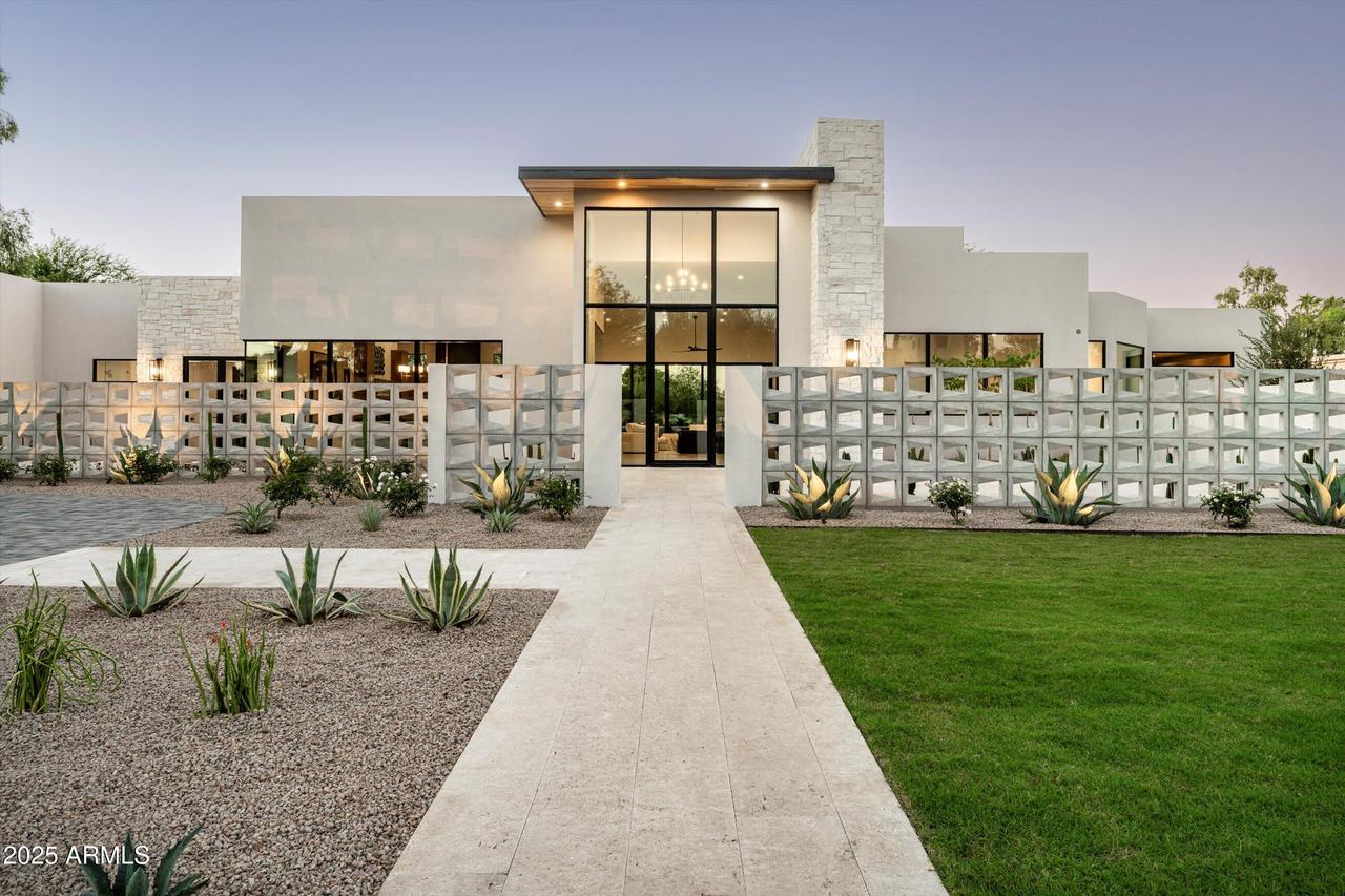 6748 E Berneil Ln., Paradise Valley, AZ 85253