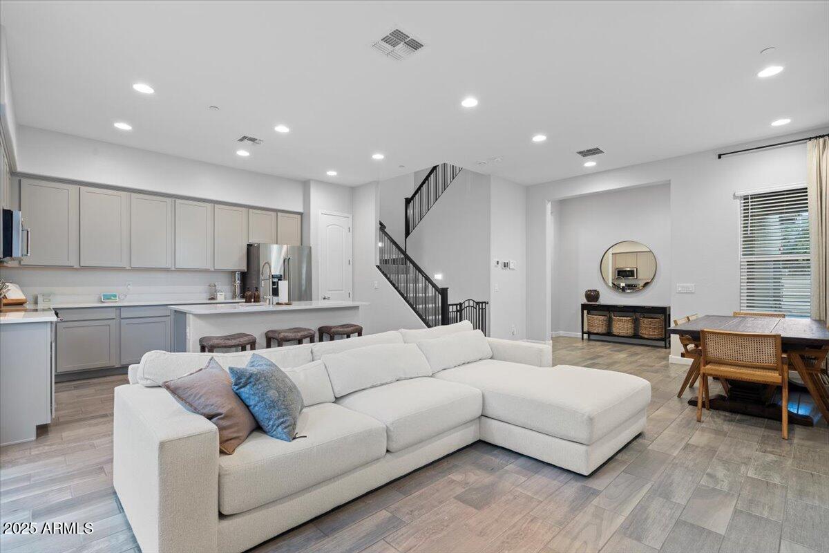 3041 N 37th Way, Phoenix, AZ 85018