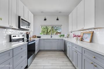 4830 N 74th Pl., Scottsdale, AZ 85251