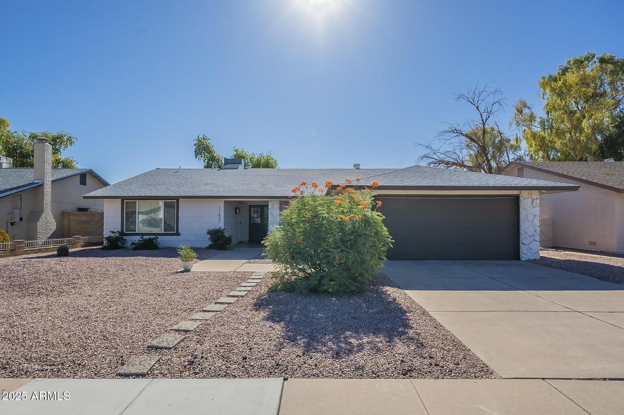 11831 S Paiute St., Phoenix, AZ 85044
