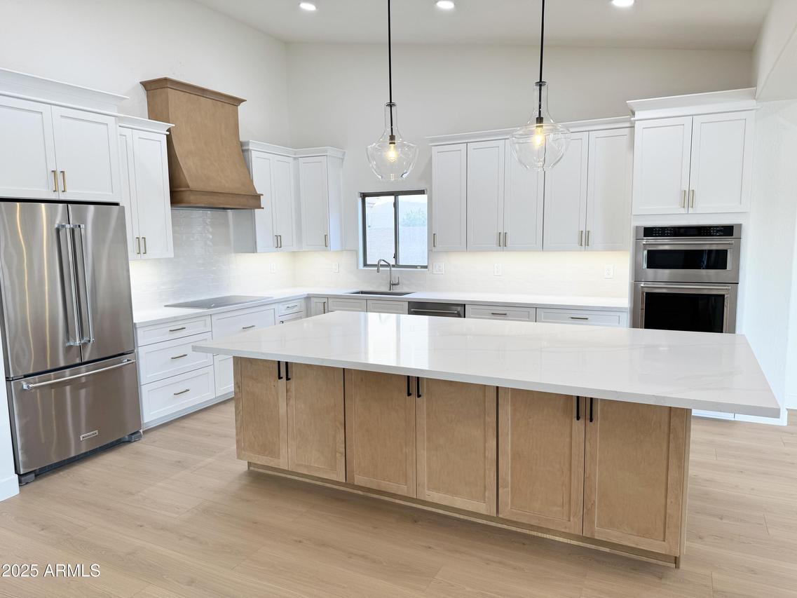 8849 W Port Royale Ln., Peoria, AZ 85381