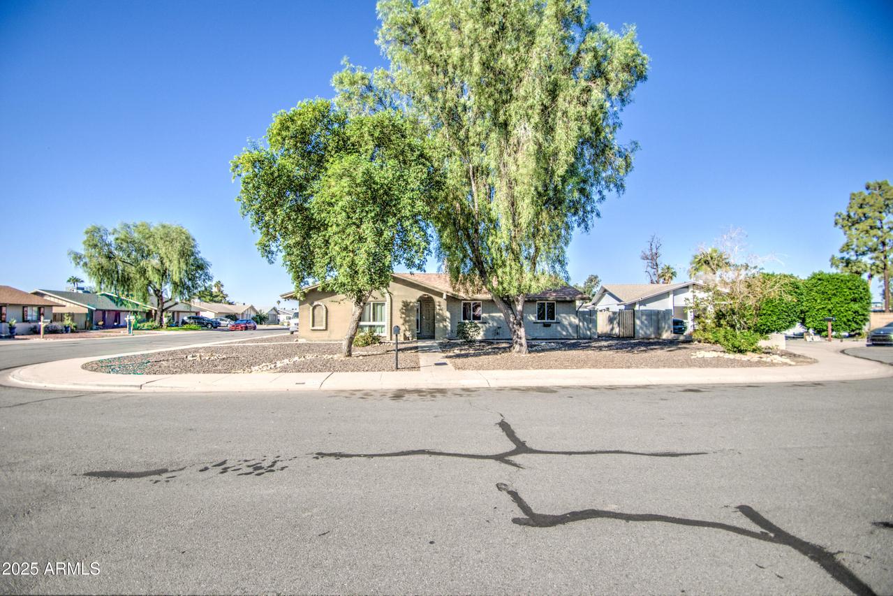 3824 W Shangri La Rd., Phoenix, AZ 85029