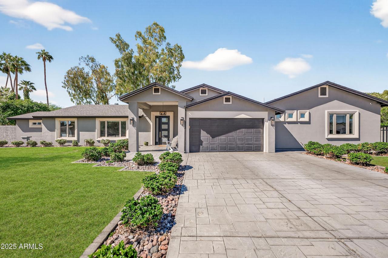 11026 N 42nd St., Phoenix, AZ 85028