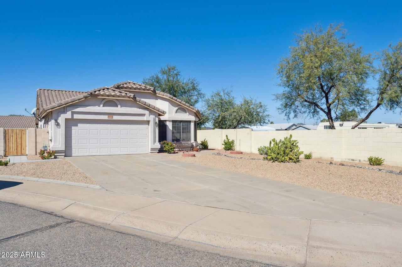 20448 N 36th Dr., Glendale, AZ 85308