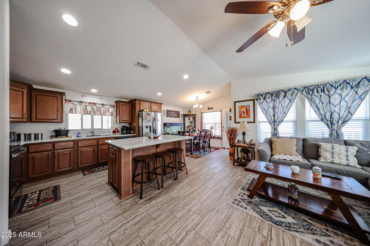 10810 N 91st Ave. #66, Peoria, AZ 85345
