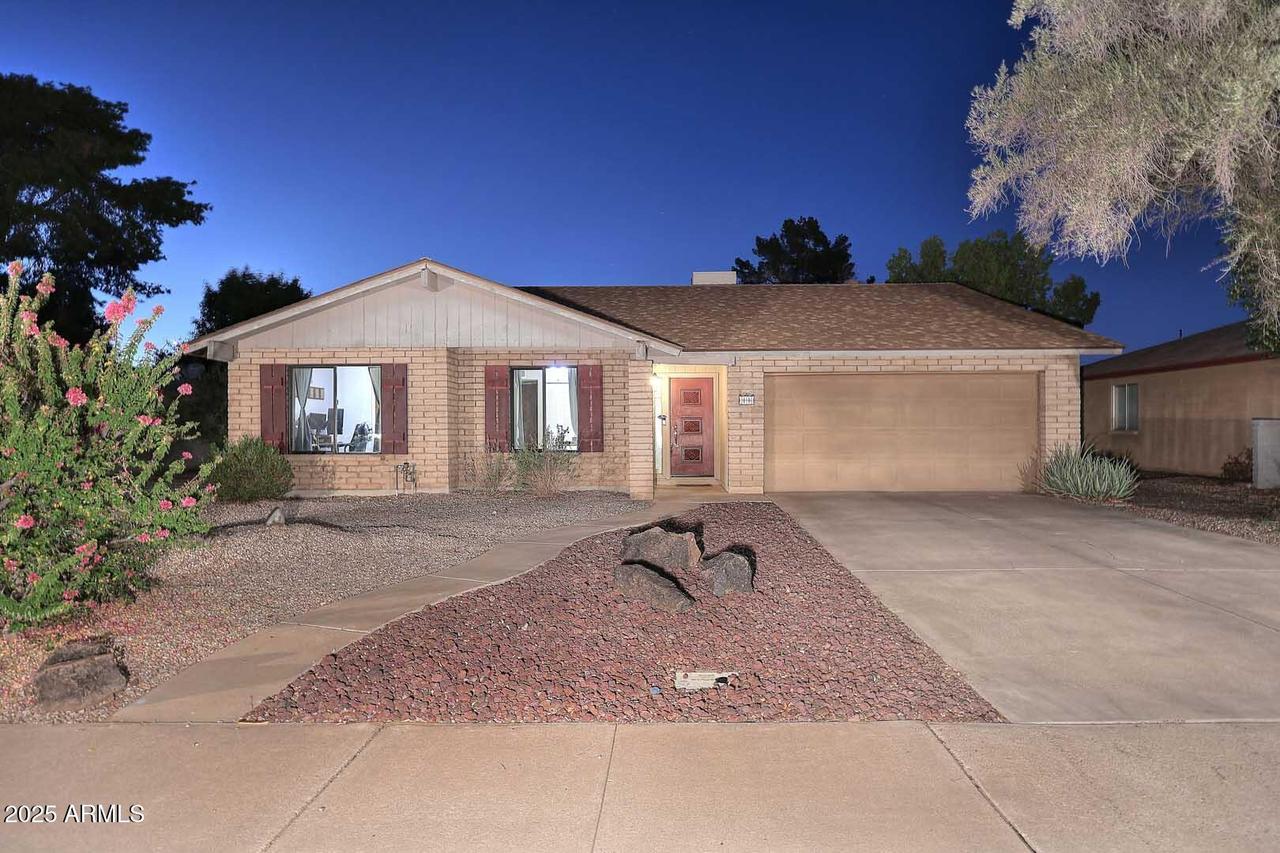 906 W Kiowa Ave., Mesa, AZ 85210
