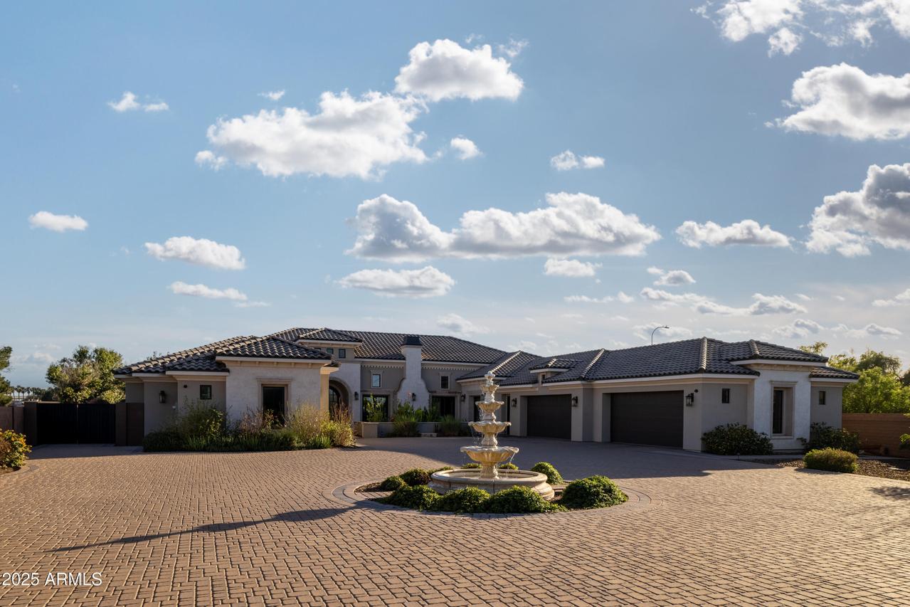 1011 E Kingbird Pl., Chandler, AZ 85286