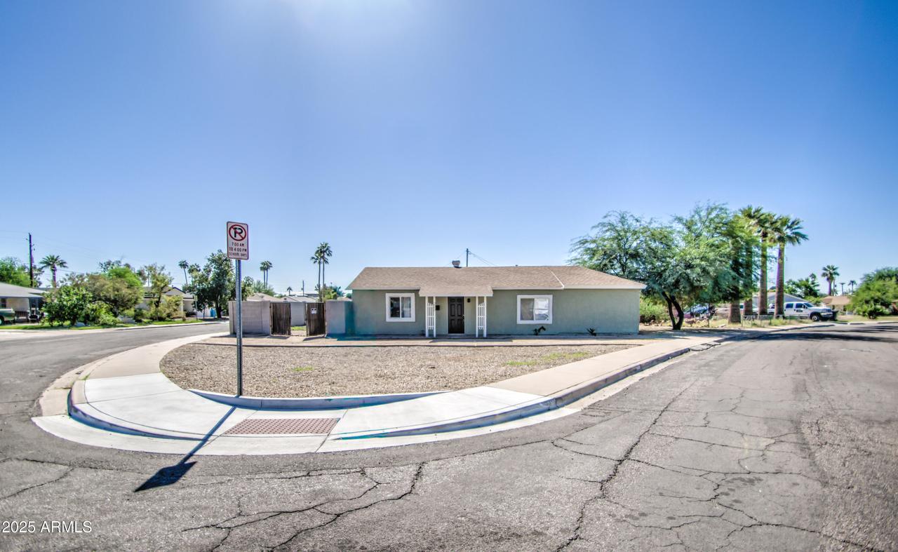 203 W Mission Ln., Phoenix, AZ 85021