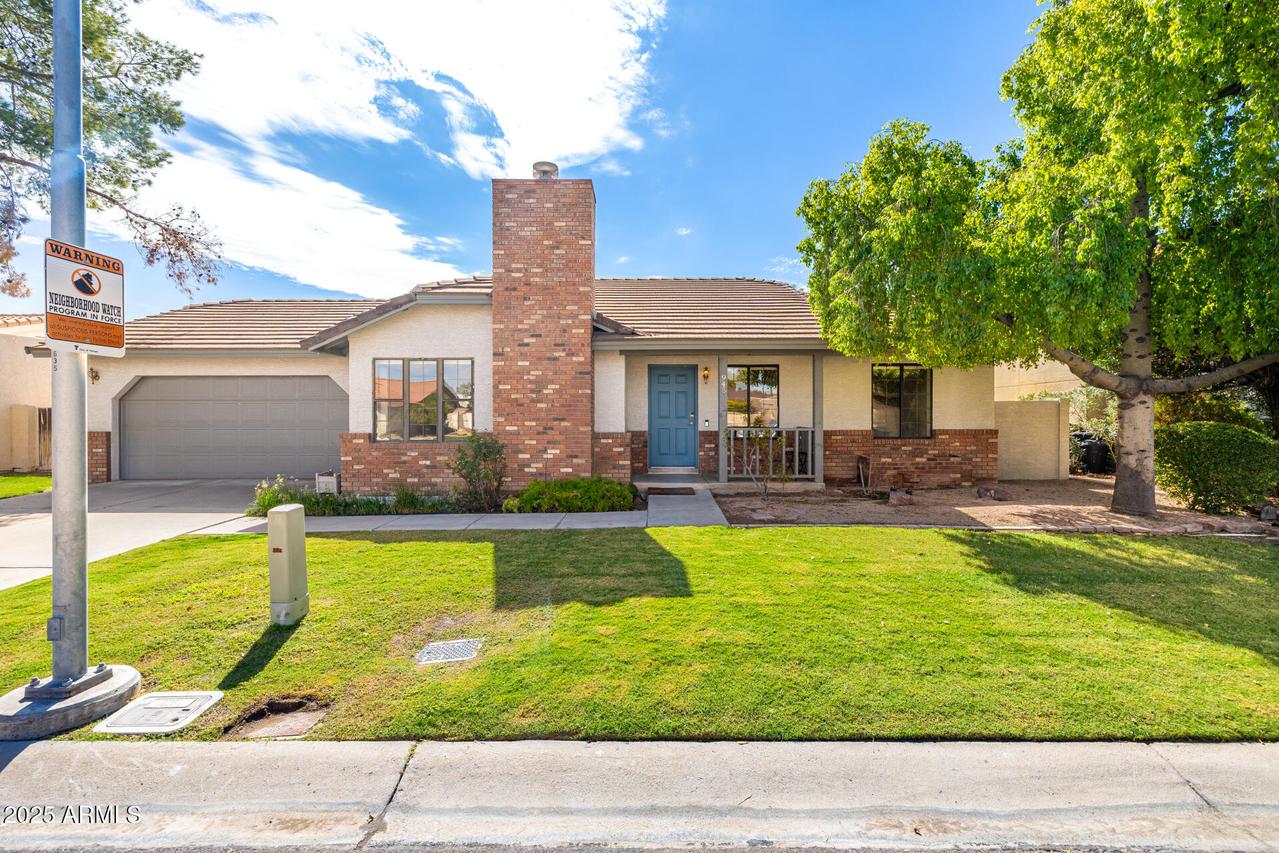 945 E Leeward Ln., Tempe, AZ 85283