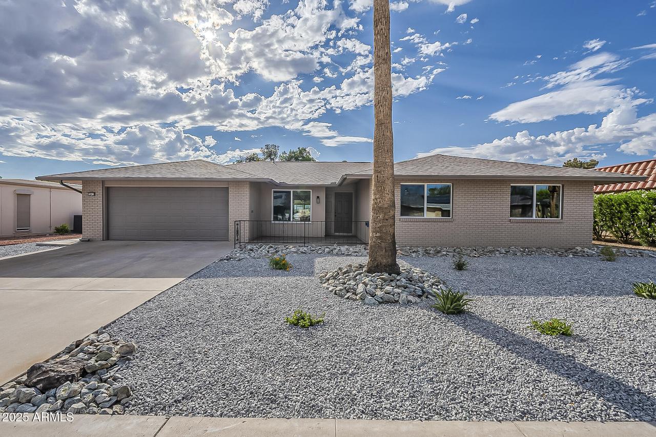 16418 N 111th Ave., Sun City, AZ 85351