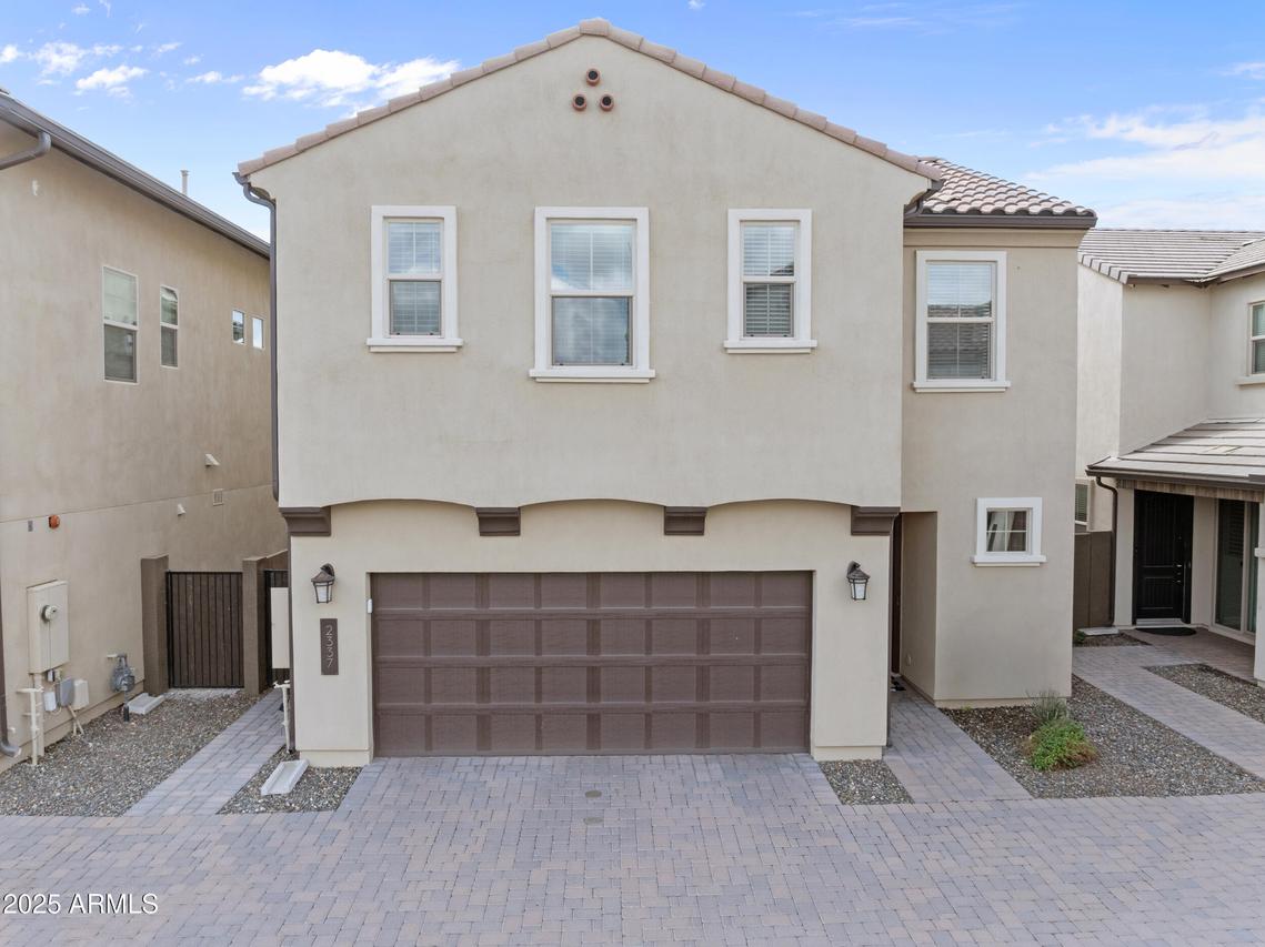 2337 W Gloria Ln., Phoenix, AZ 85085