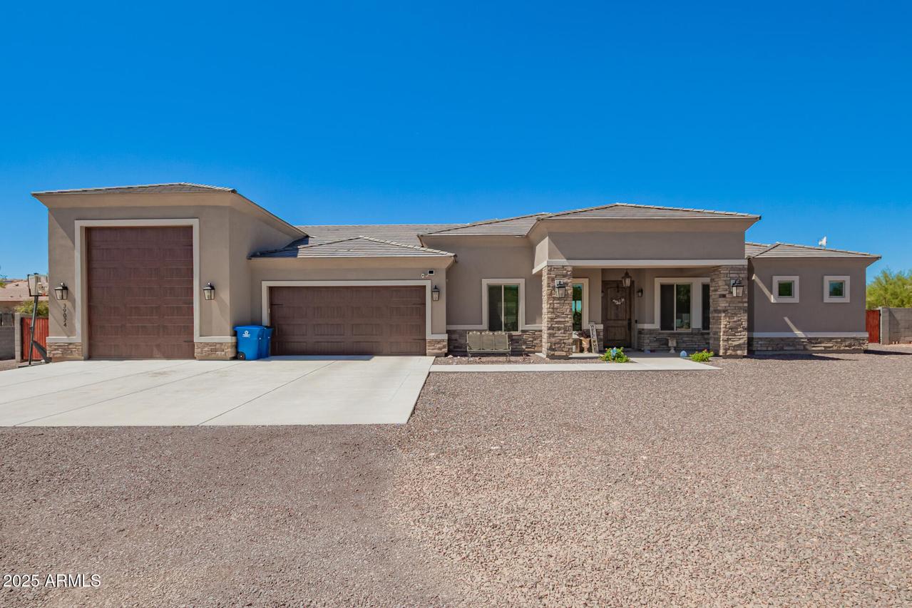 39024 N 11th Ave., Phoenix, AZ 85086