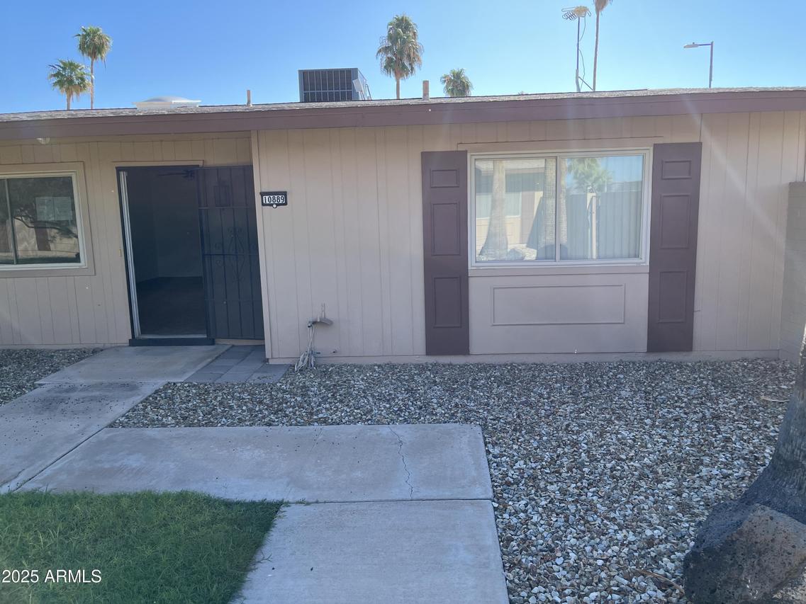 10889 W Santa Fe Dr., Sun City, AZ 85351