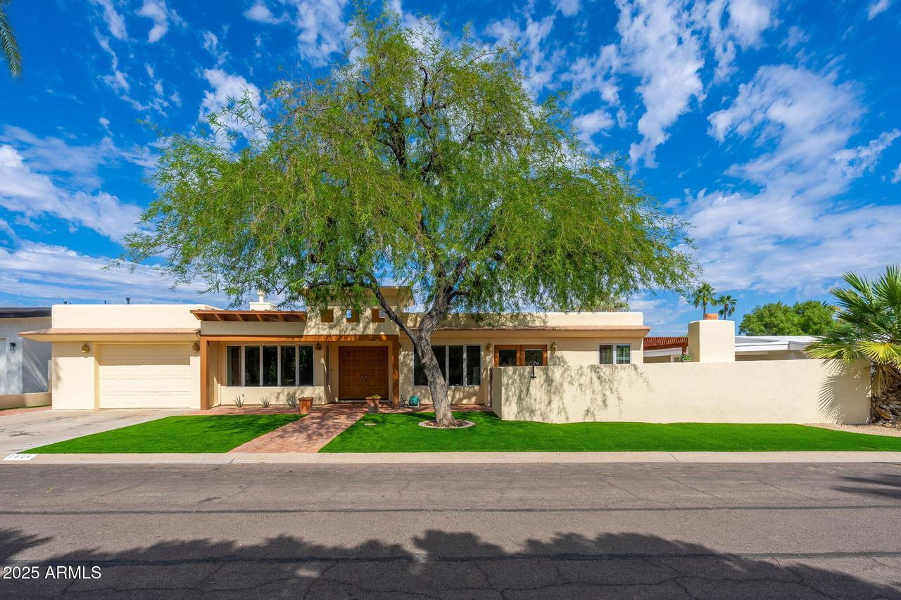 7024 E Orange Blossom Ln., Paradise Valley, AZ 85253