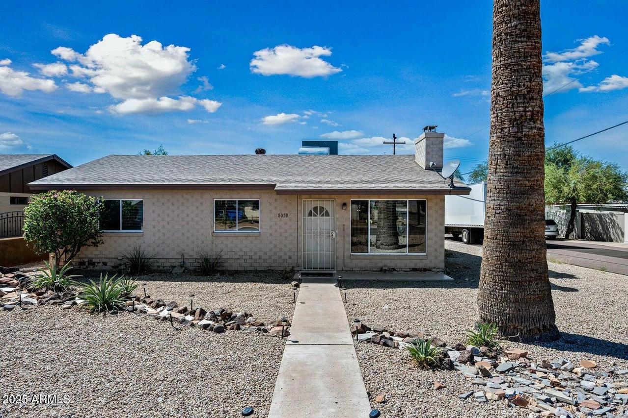 8050 N 11th Pl., Phoenix, AZ 85020