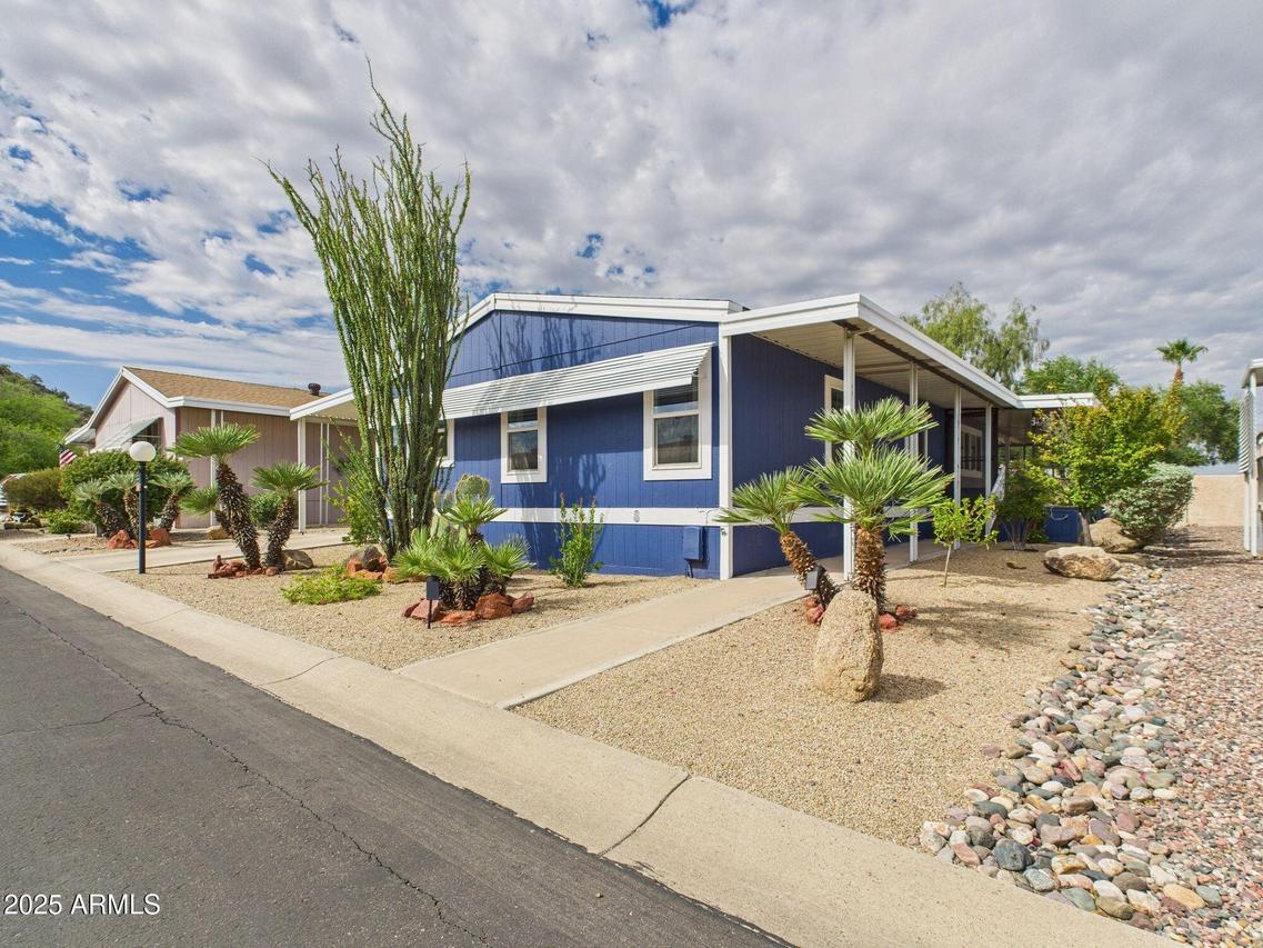 2233 E Behrend Dr. #8, Phoenix, AZ 85024