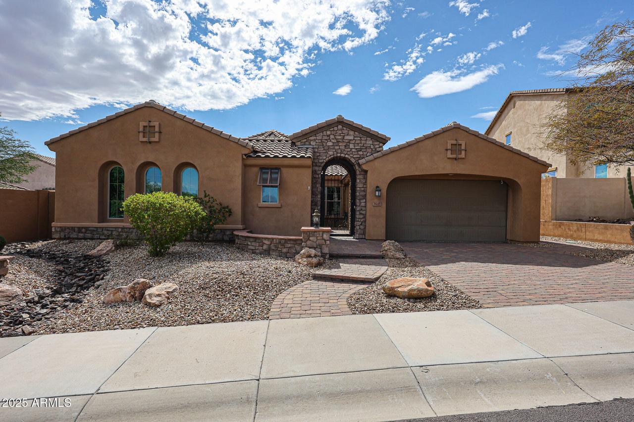 18245 W Thistle Landing Dr., Goodyear, AZ 85338