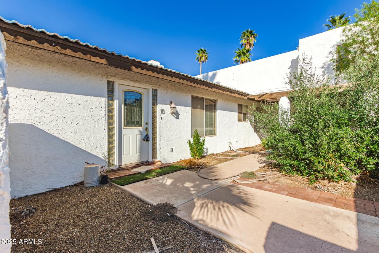 3002 N 61st Pl., Scottsdale, AZ 85251