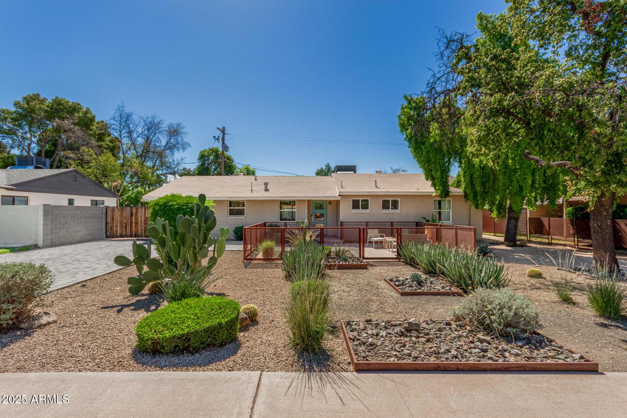 1017 E Rose Ln., Phoenix, AZ 85014